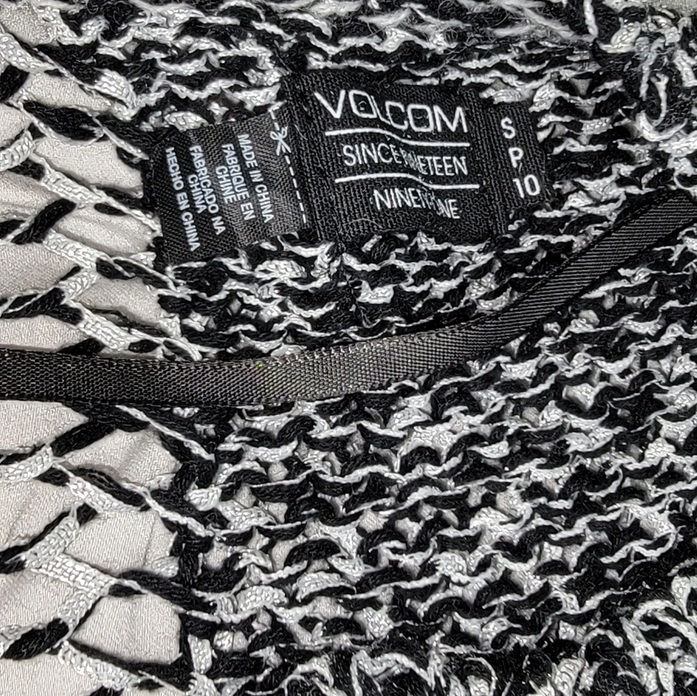 Volcom "Keepin Cozy Sweater" Black/Silver Open Weave Back Women's Size Small - Picture 2 of 12